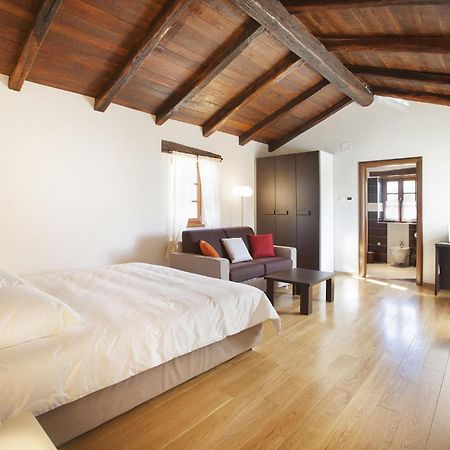 Villa Poropati, Groznjan, Istria - Luxury Countryside Estate For Up To 19 Persons - Large Pool Of 80M2 With Kids Section Dış mekan fotoğraf
