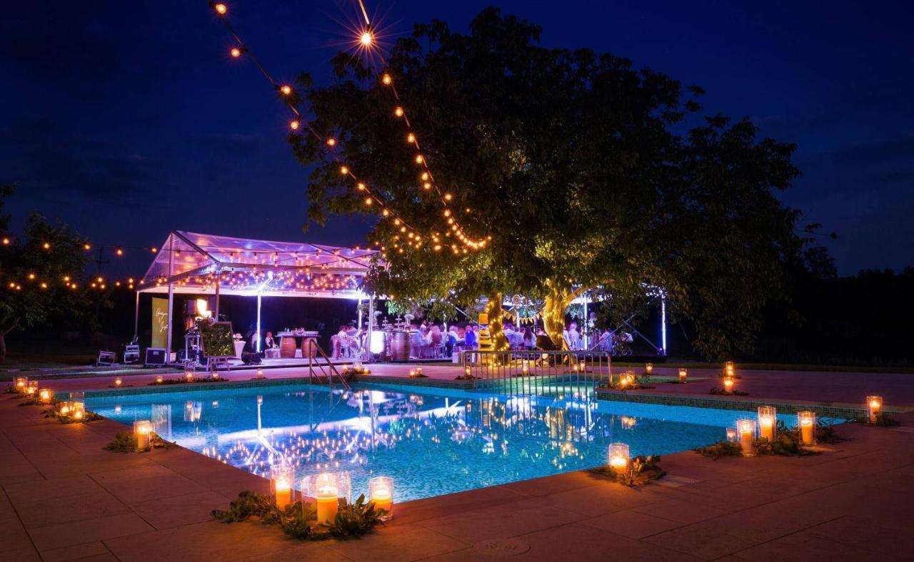Villa Poropati, Groznjan, Istria - Luxury Countryside Estate For Up To 19 Persons - Large Pool Of 80M2 With Kids Section Dış mekan fotoğraf
