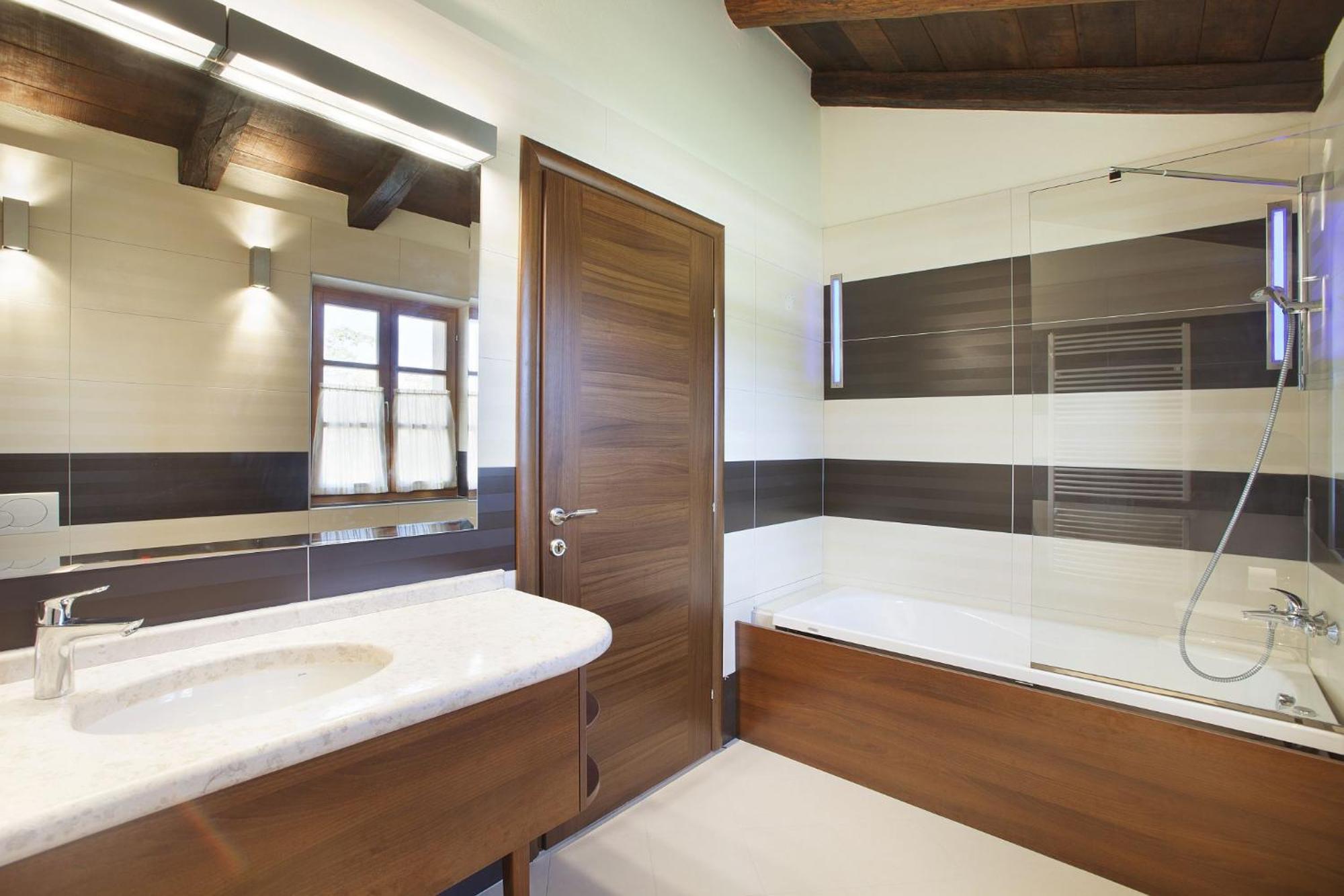 Villa Poropati, Groznjan, Istria - Luxury Countryside Estate For Up To 19 Persons - Large Pool Of 80M2 With Kids Section Dış mekan fotoğraf