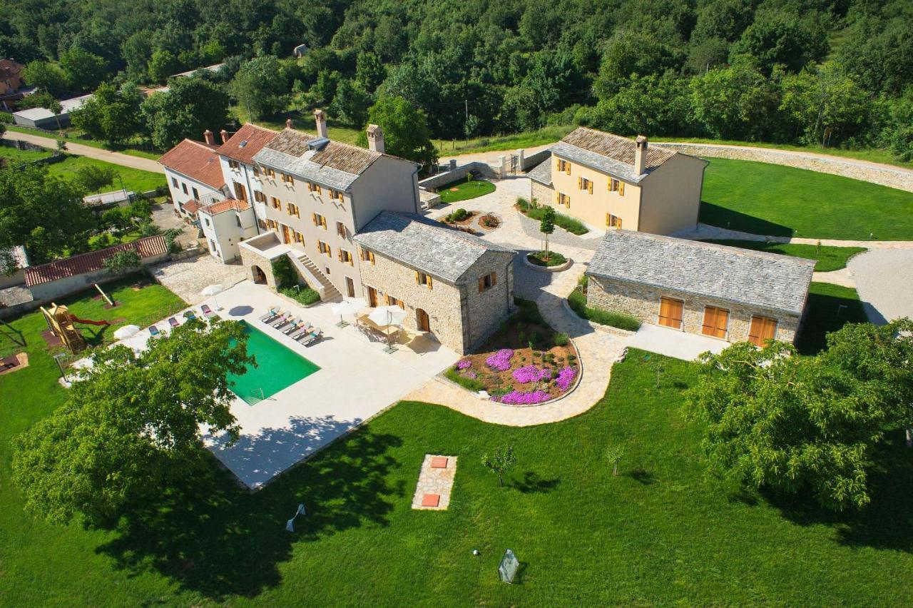 Villa Poropati, Groznjan, Istria - Luxury Countryside Estate For Up To 19 Persons - Large Pool Of 80M2 With Kids Section Dış mekan fotoğraf