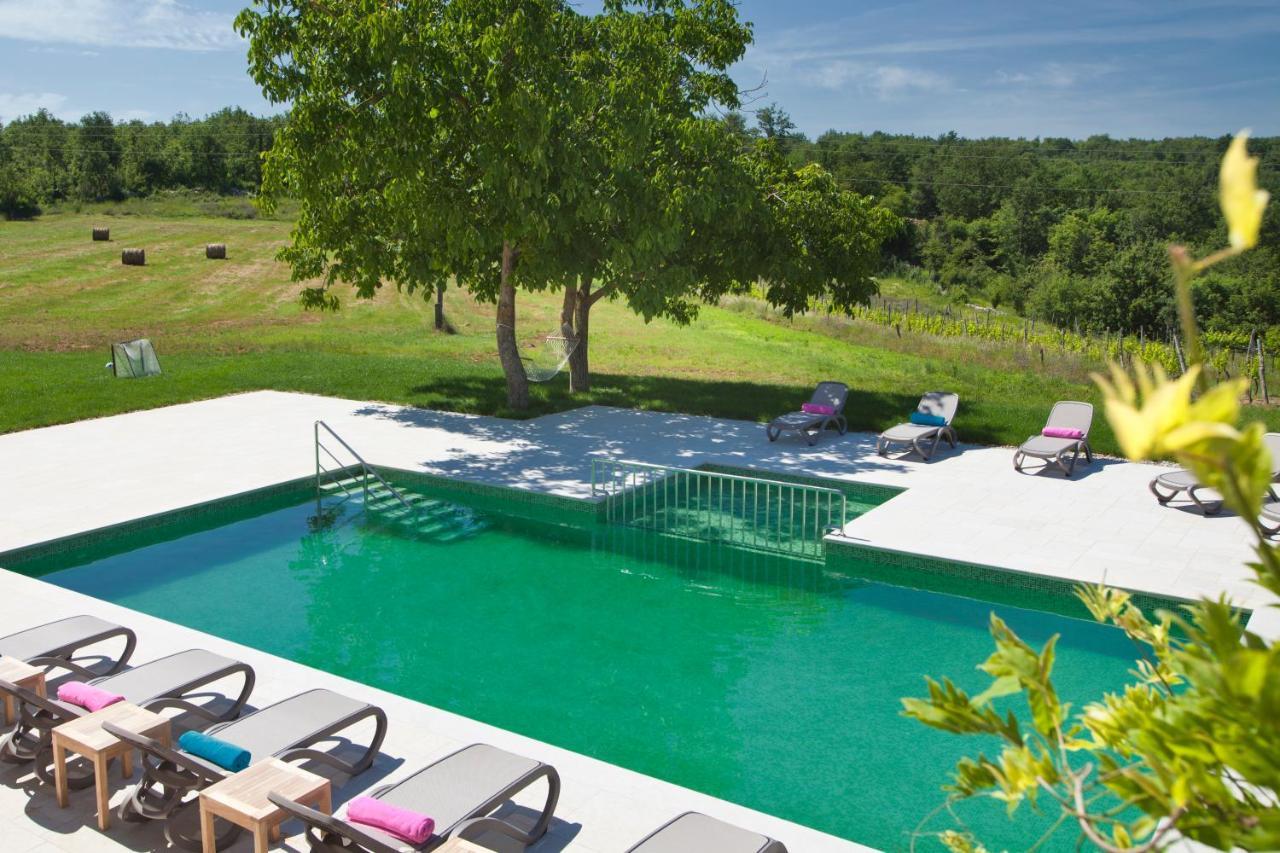 Villa Poropati, Groznjan, Istria - Luxury Countryside Estate For Up To 19 Persons - Large Pool Of 80M2 With Kids Section Dış mekan fotoğraf